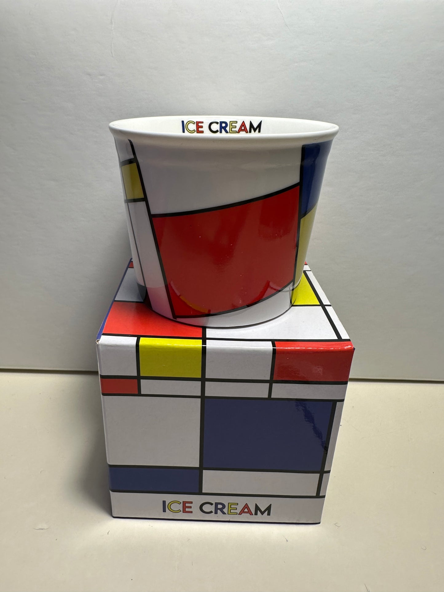 Mondrial ice cream cup