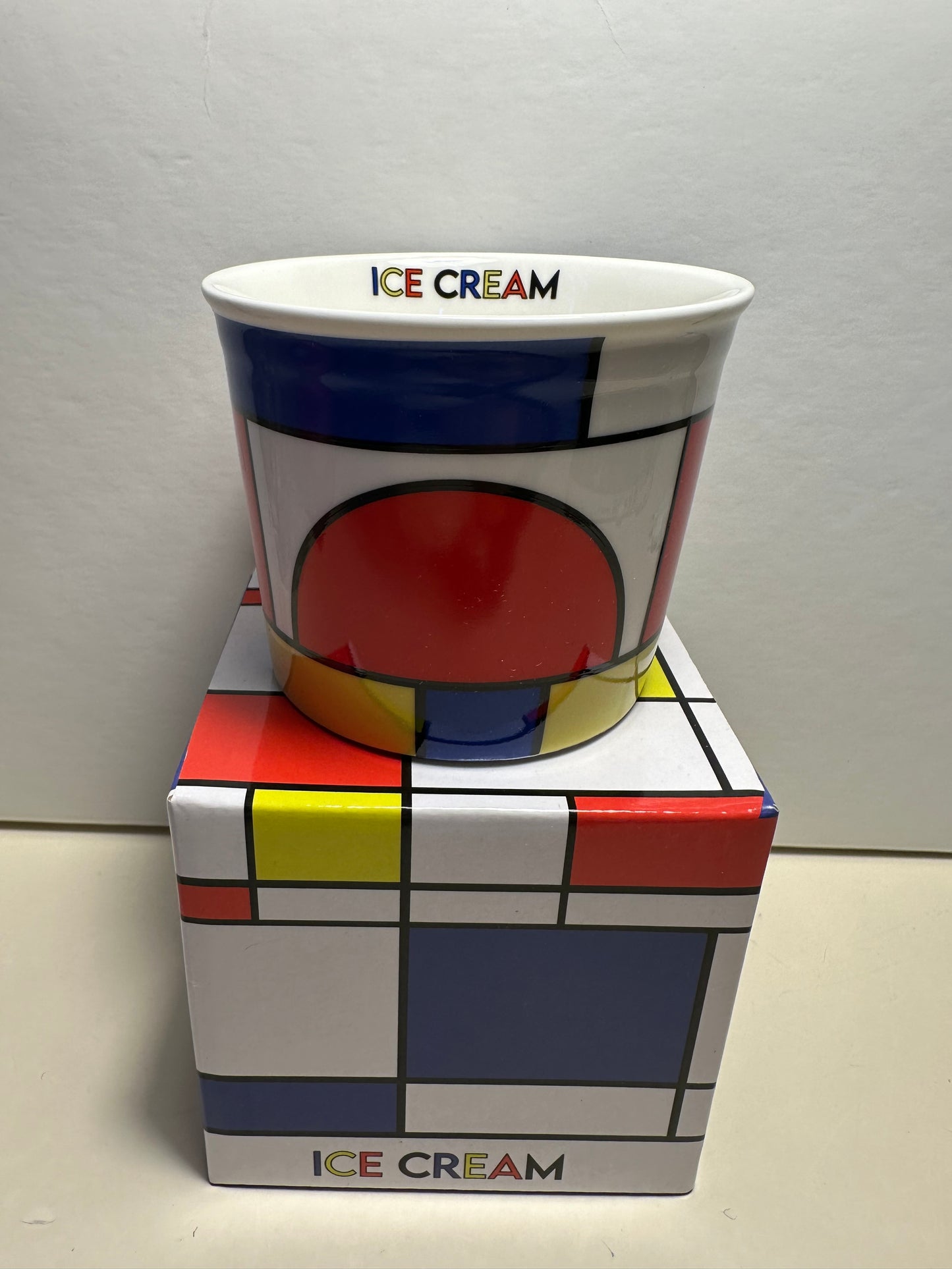 Mondrial ice cream cup