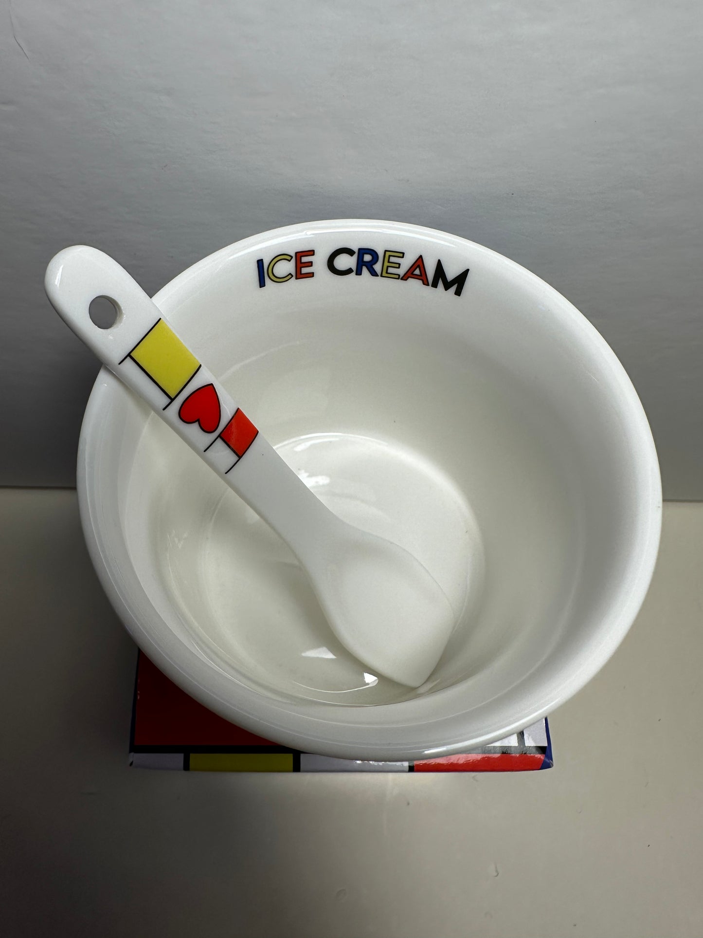 Mondrial ice cream cup