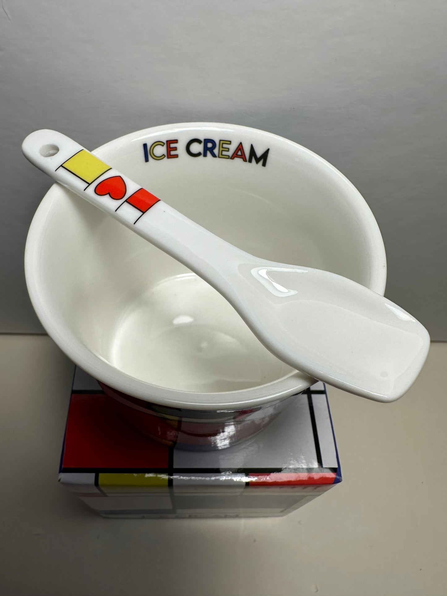 Mondrial ice cream cup