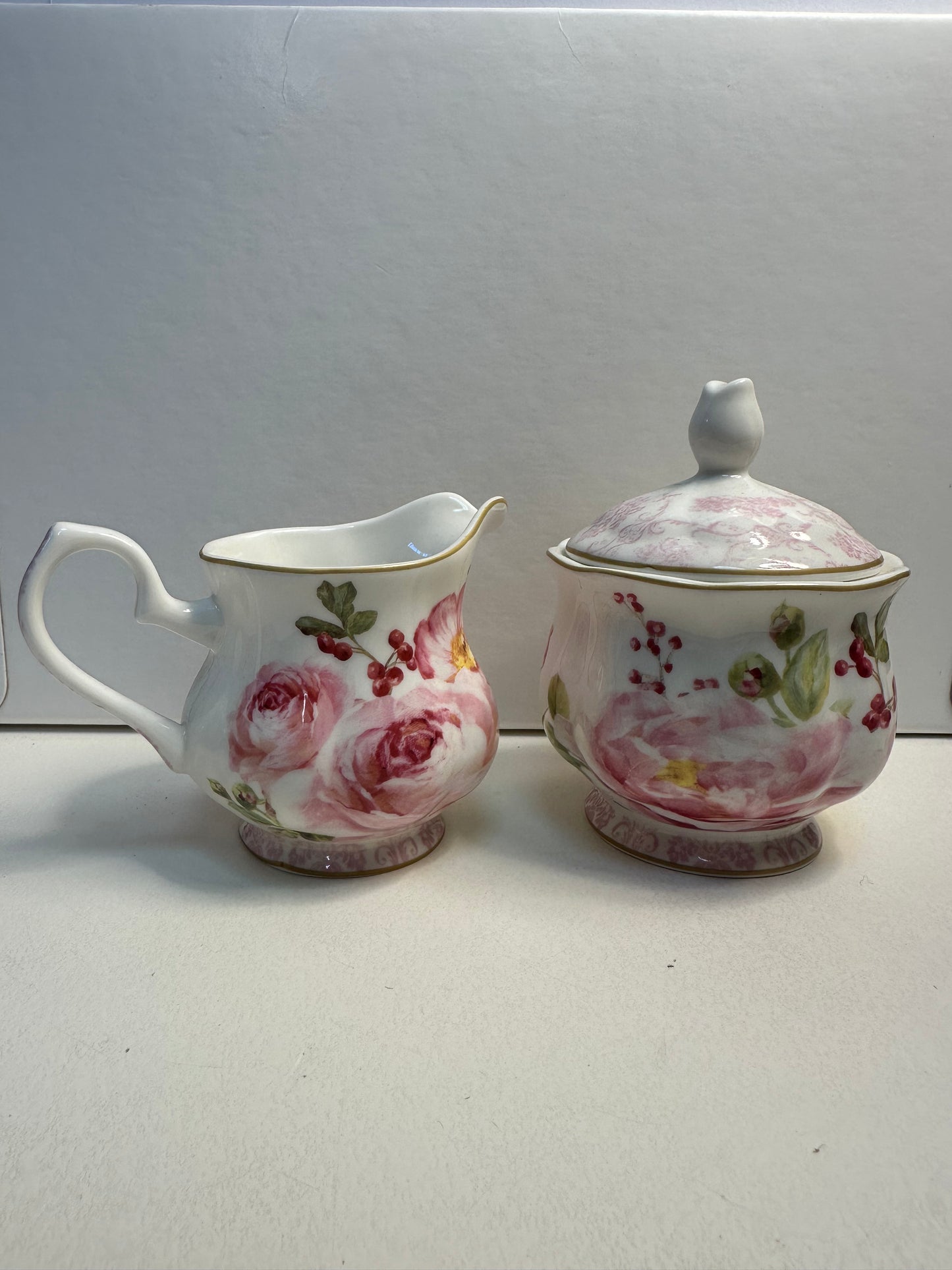 Floral Damask milk jug and sugar bowl