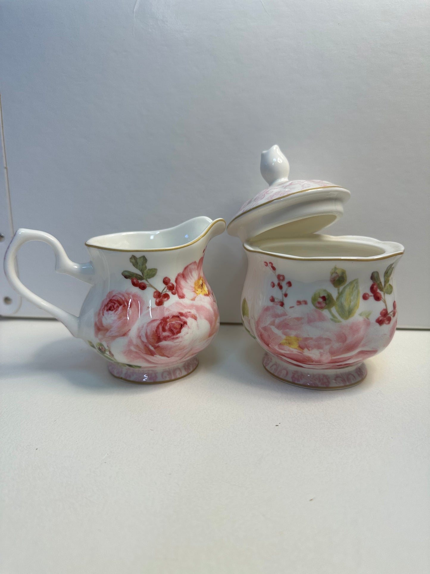 Floral Damask milk jug and sugar bowl