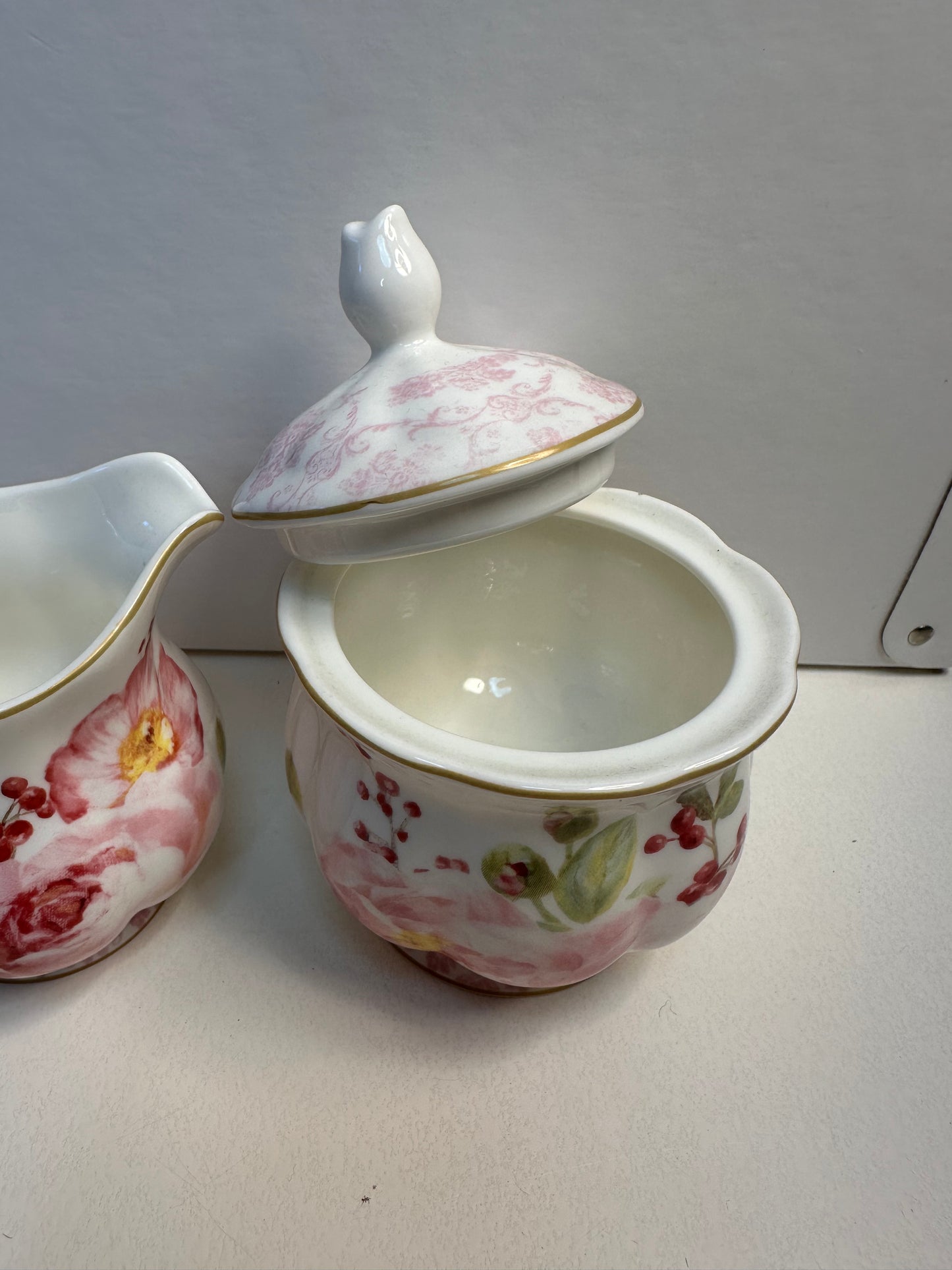 Floral Damask milk jug and sugar bowl